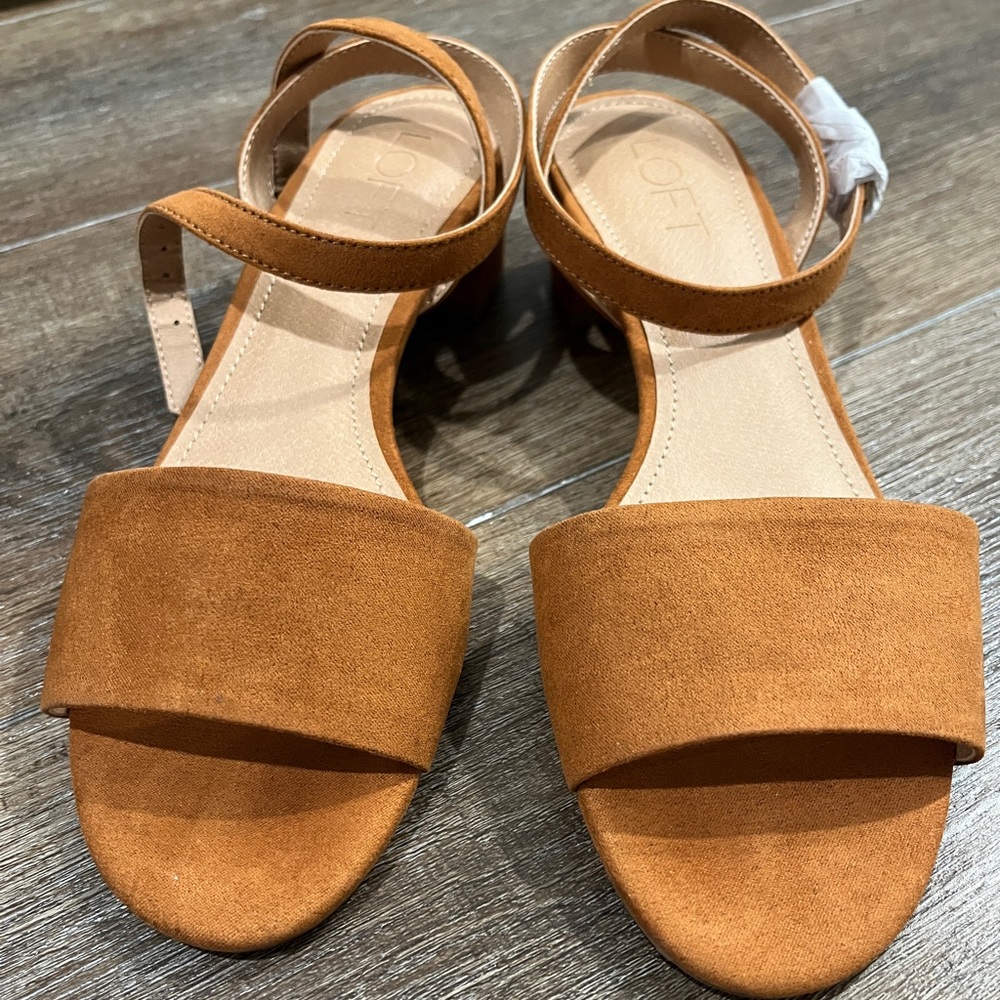 LOFT Ankle Strap Faux Suede Low Heel Sandals Size 6.5